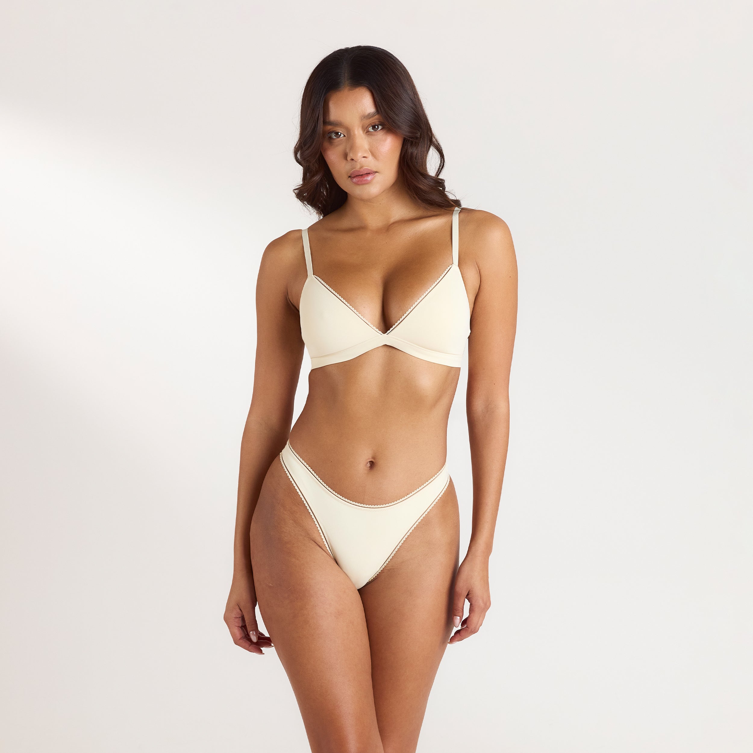 Bralette Comfort Triangle  - Latte alternate