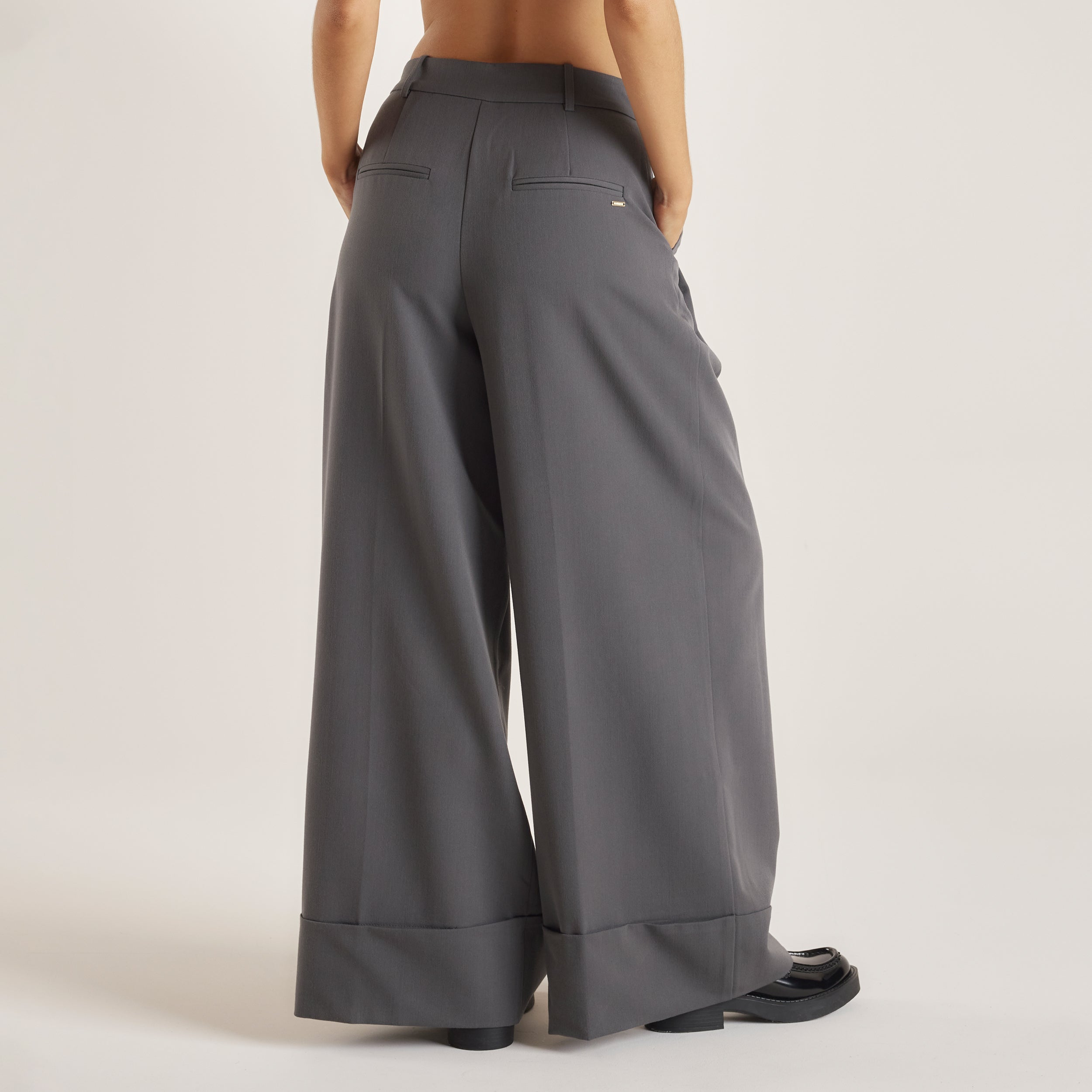 Pantalon Tailleur avec Revers | Pantalon Tailleur avec Revers - Charbon