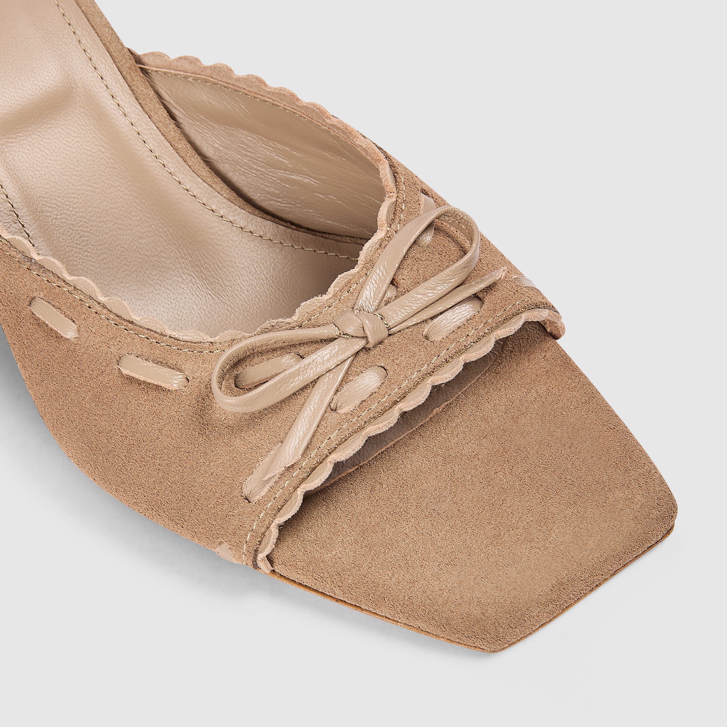 Petits Talons Cove | Petits Talons Cove - Amande