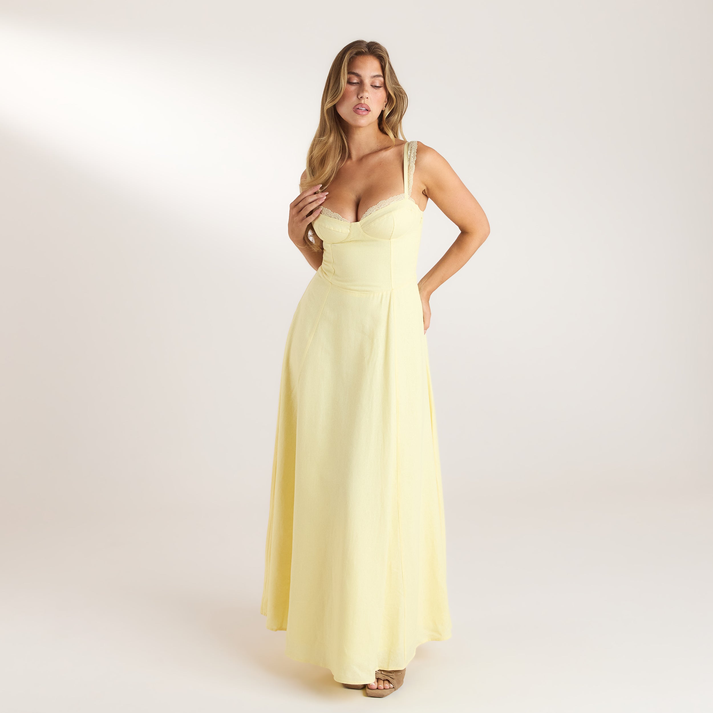 Robe Maxi avec Bordure en Dentelle | Robe Maxi avec Bordure en Dentelle - Jaune Citron