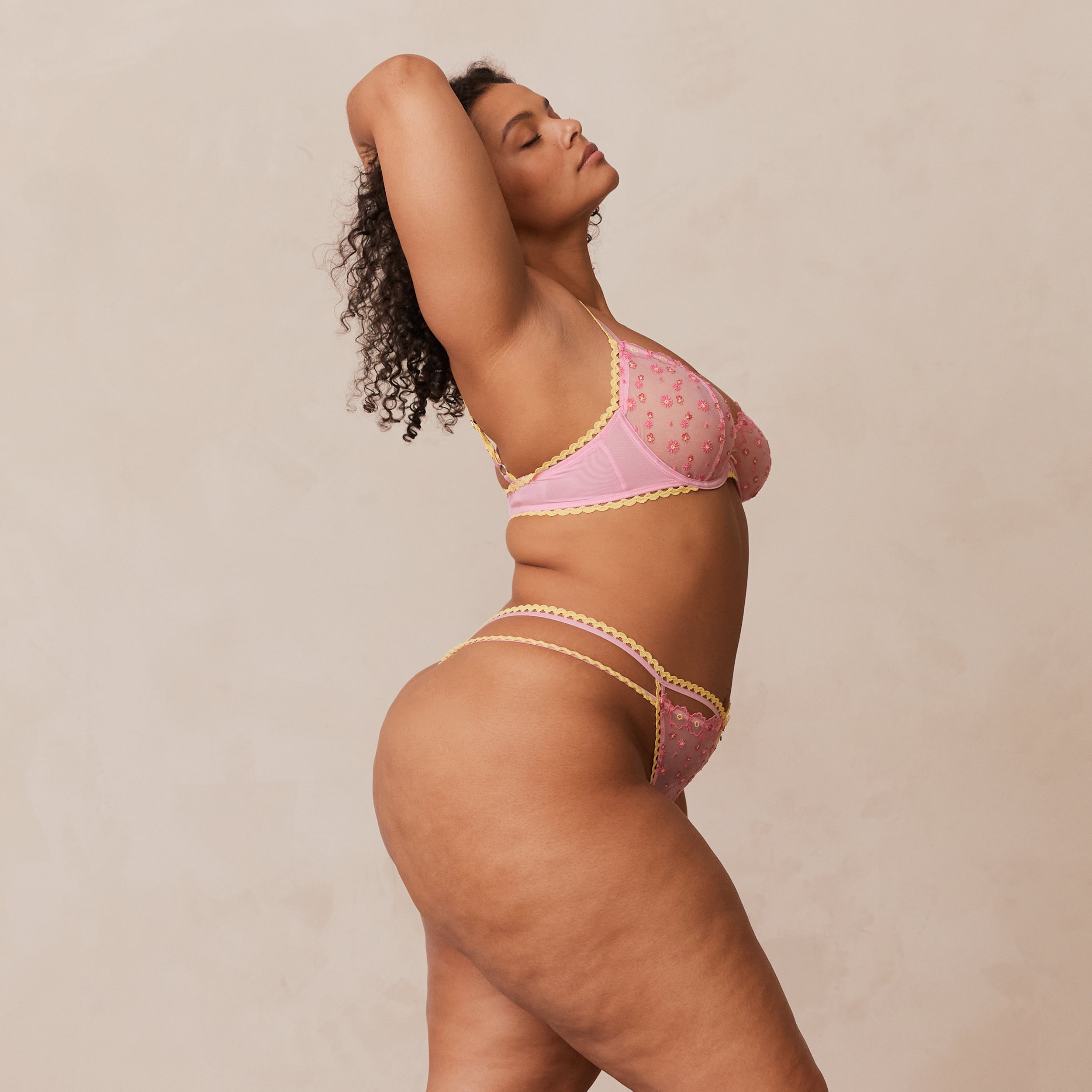 Daisy Embroidered Balcony Soutien-Gorge  | Leslie, 95DD/XL (String)