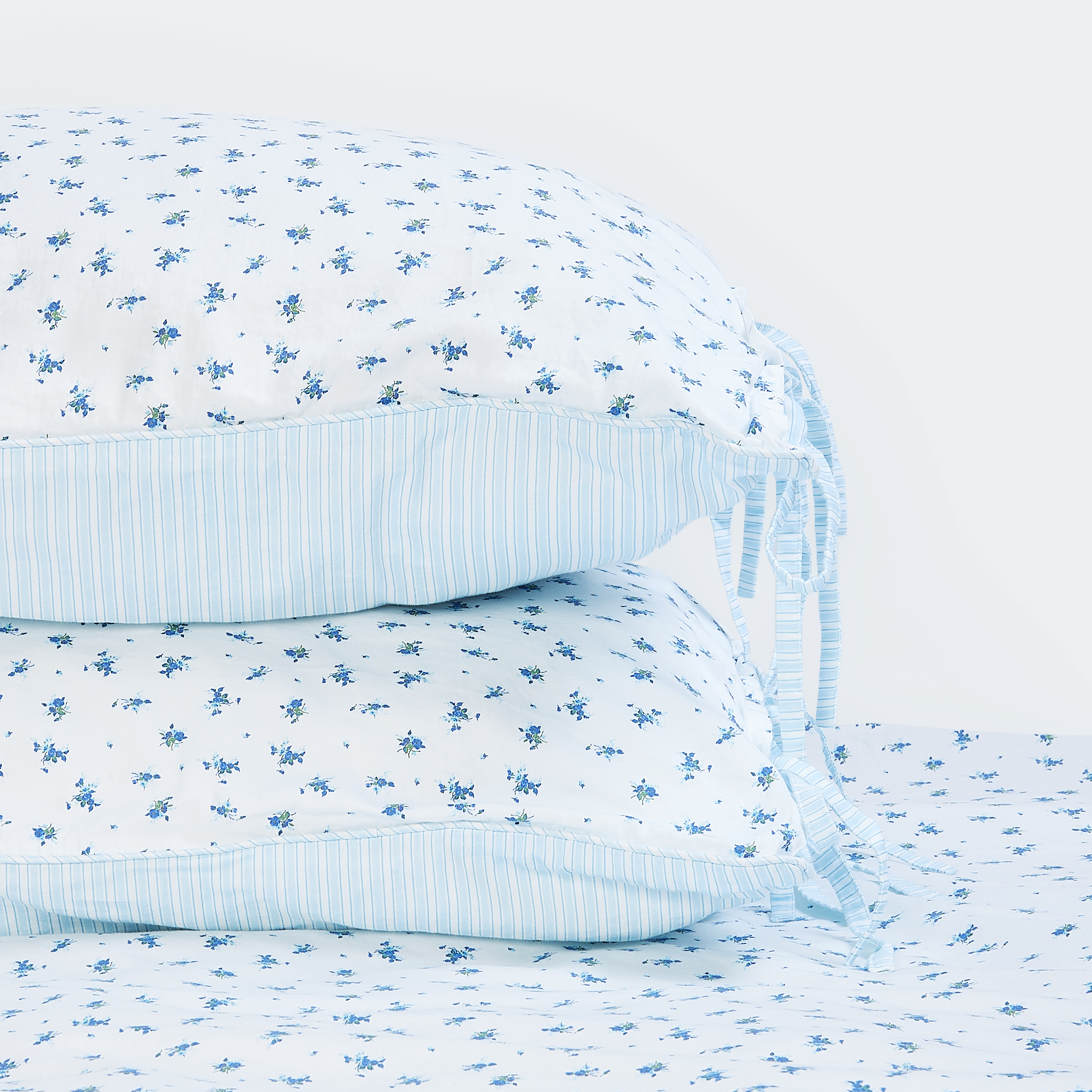 Taies d'Oreiller Réversibles Bloom & Stripe (Pack de 2) | Taies d'Oreiller Réversibles Bloom & Stripe (Pack de 2) - Bleu Floral